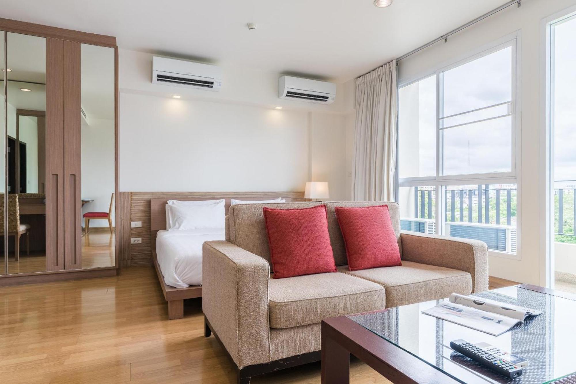 Bangkok Patio Bts Sanam Pao Aparthotel Exterior foto