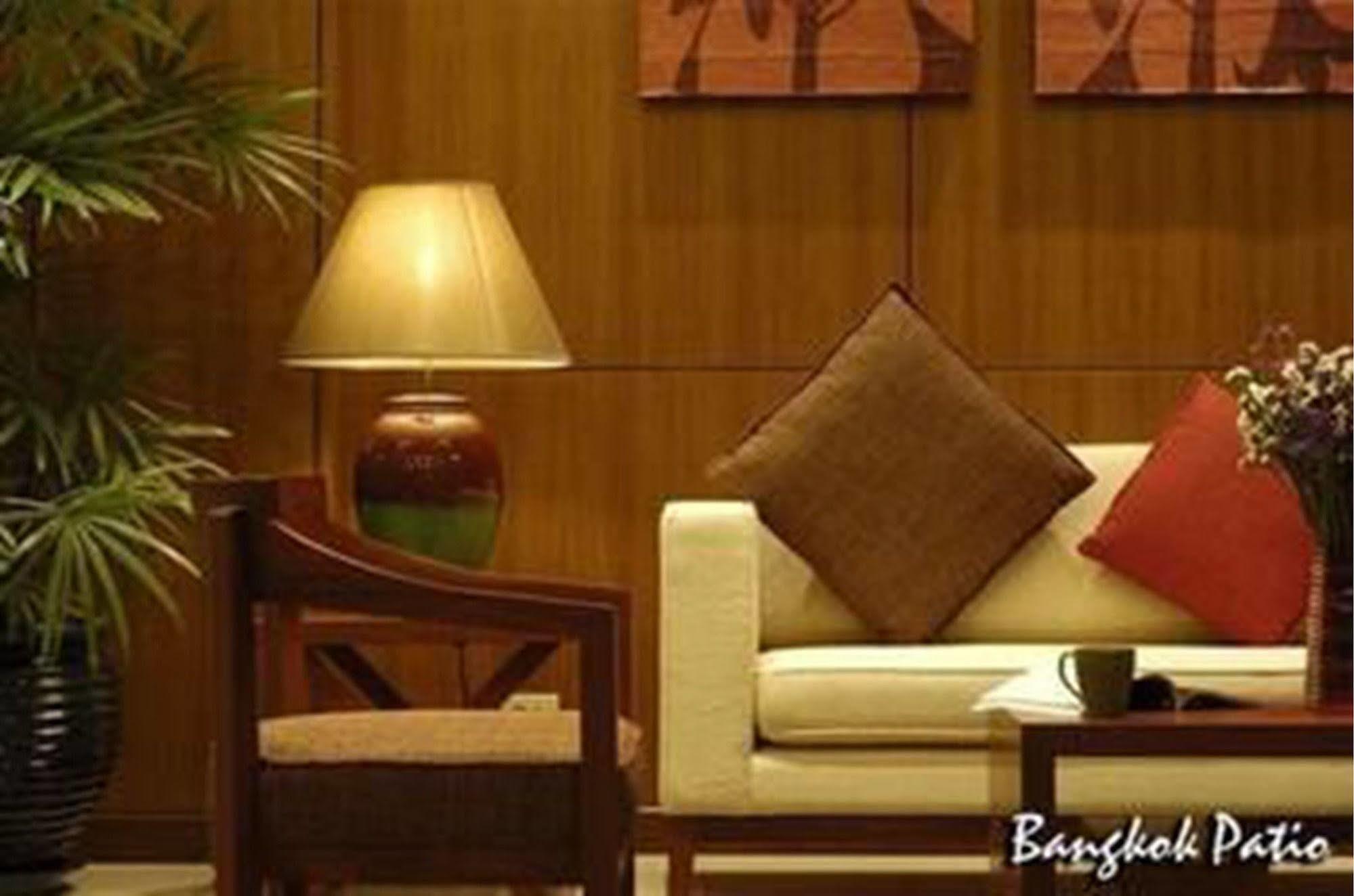 Bangkok Patio Bts Sanam Pao Aparthotel Exterior foto